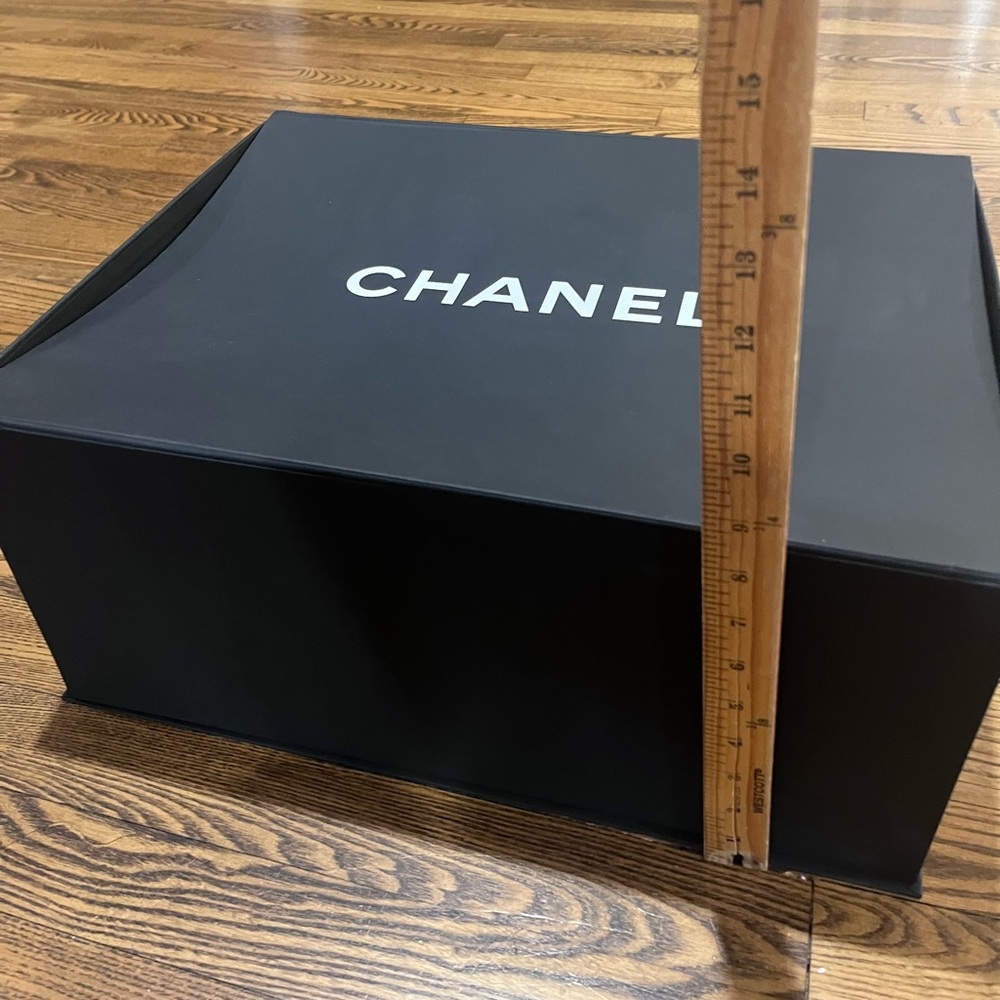 Chanel magnetic sweater box